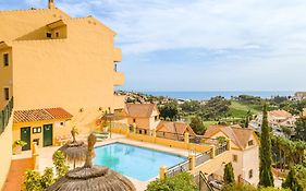 Fabulous Golf Front Apartment With Pool And Seaview